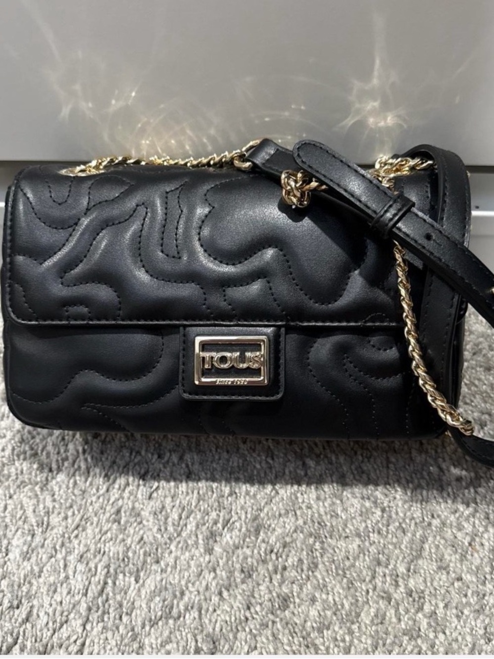 🔥🔥 TOUS Black Quilted Leather Crossbody with Gold Chain! 🔥🔥